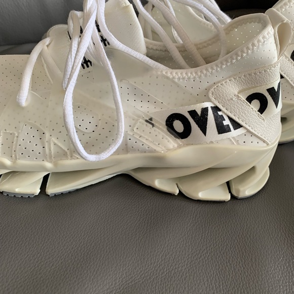 Athletic shoes new - Picture 3 of 7